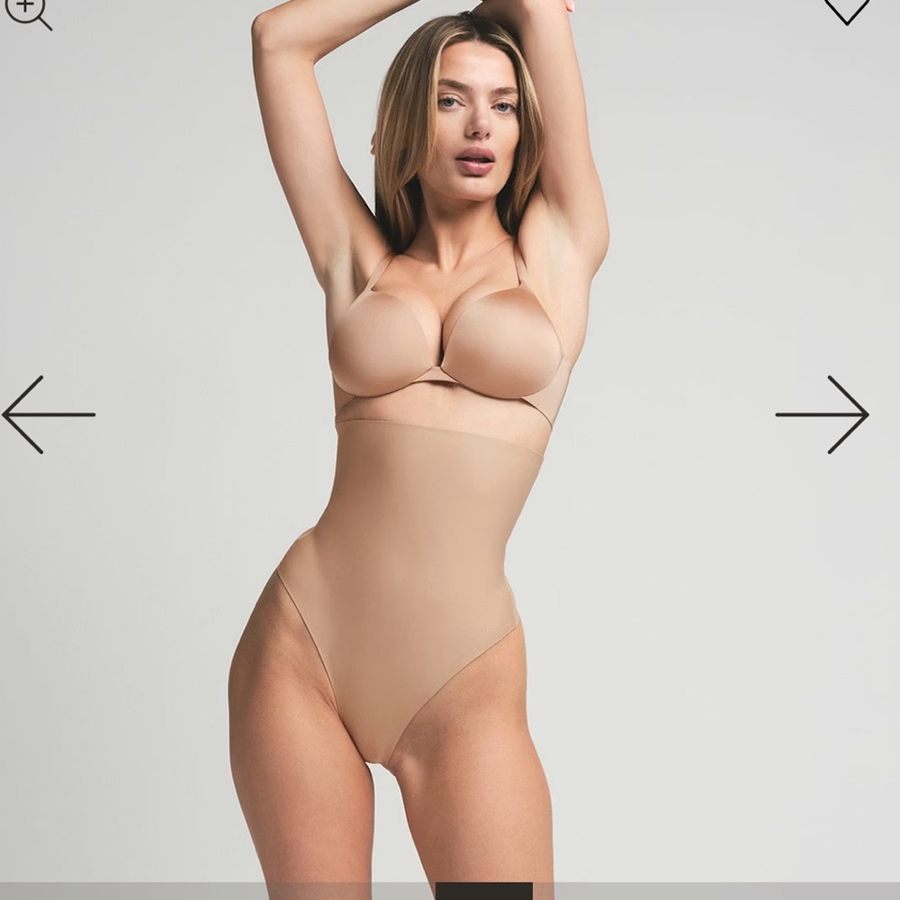 Skims body zoned high waisted thong